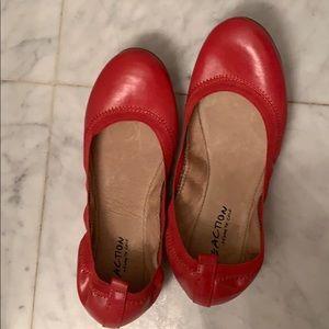 Barely used Kenneth Cole Reaction Red flats!